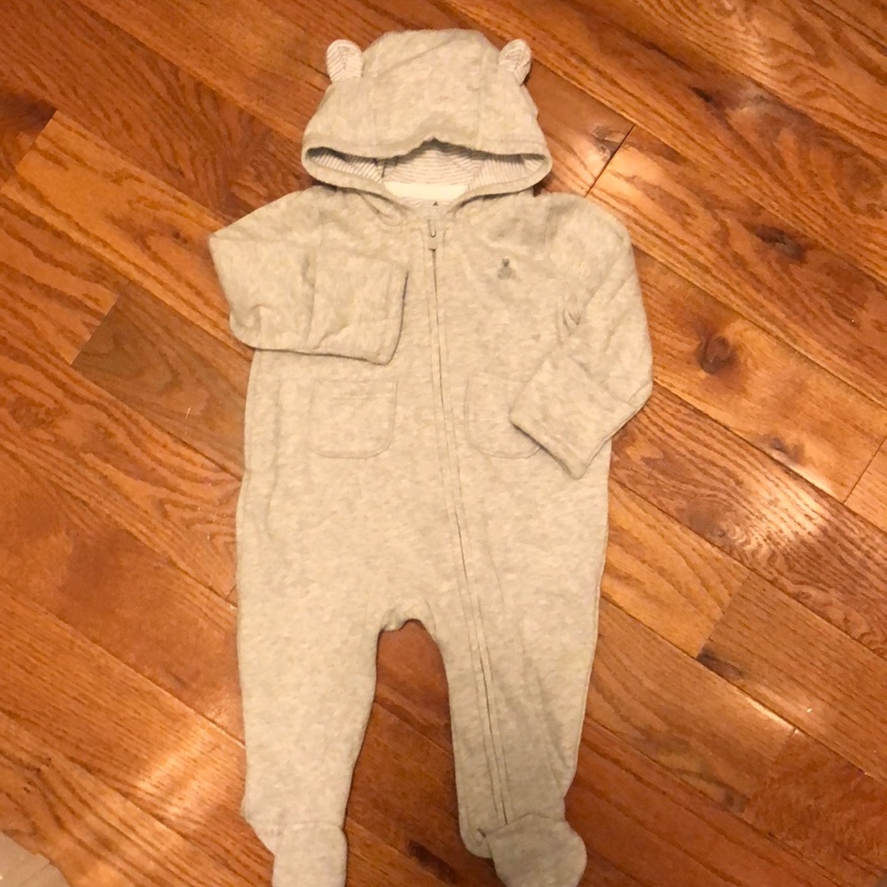 Gray baby Gap light weight snow suit 3-6 months